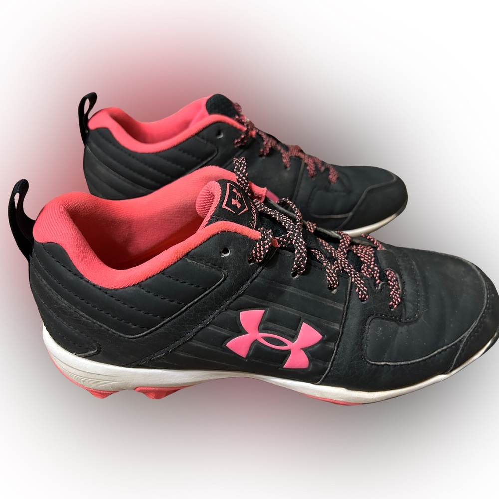 Under Armour Kids 5Y  Black and Pink Cleats